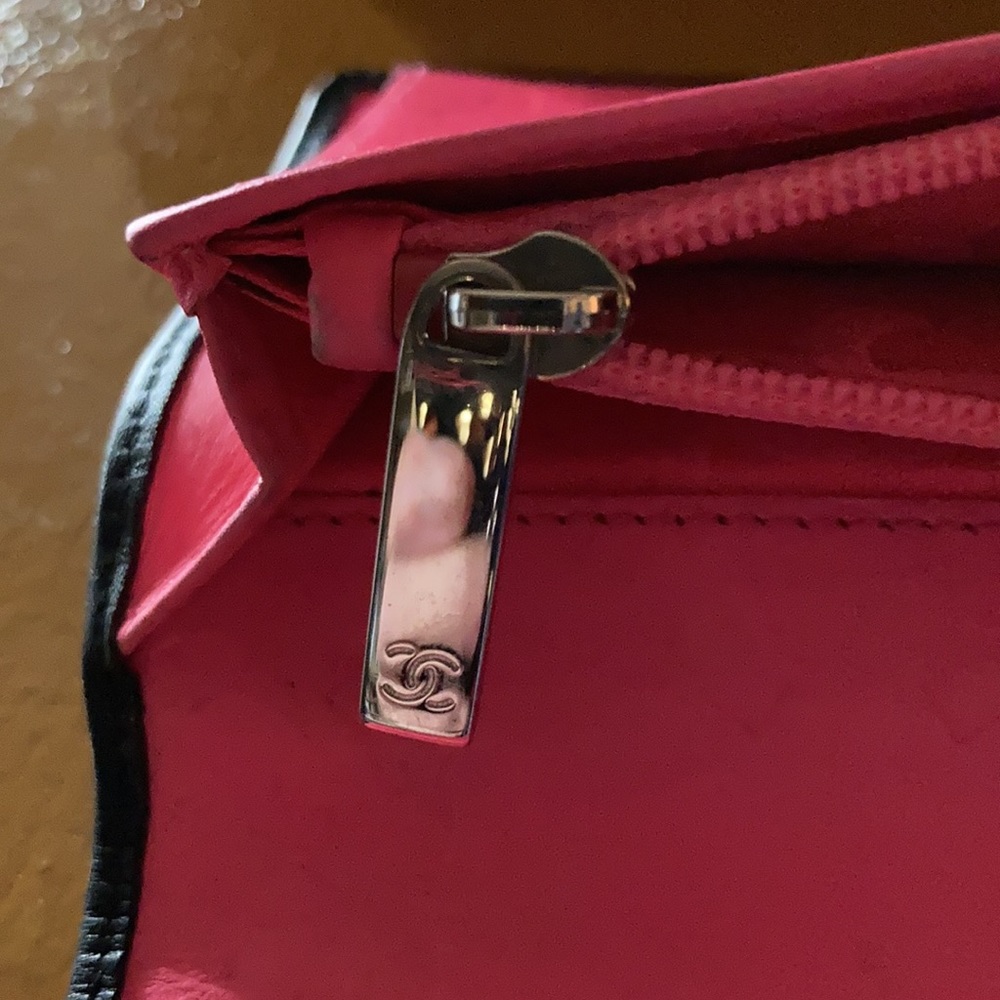 Authentic Chanel Wallet - Picture 9 of 9
